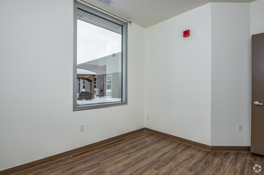 More Photos Of 2001 Marathon St, Neenah Apartments For Sale