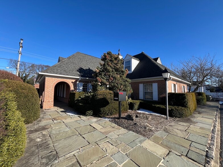 More Photos Of 108 Avenue of Two Rivers, Rumson Office For Sale