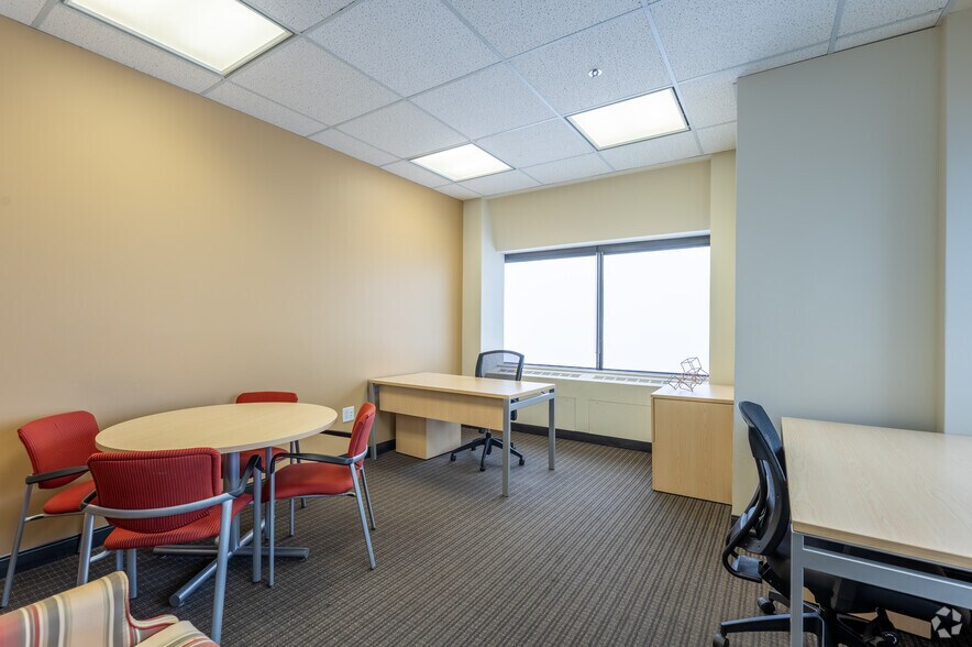 More Photos Of 100 King St W, Toronto Coworking Space