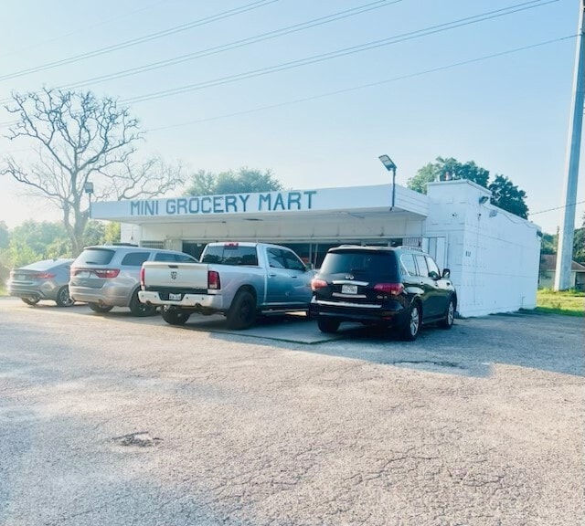 Primary Photo Of 810 Westward Ave, La Marque Convenience Store For Sale