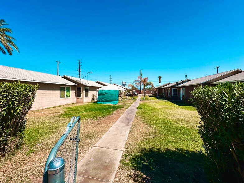 More Photos Of 308 S Spring St, Blythe Apartments For Sale