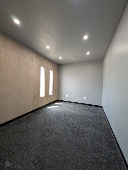 More Photos Of 3339 Kermit Hwy, Odessa Warehouse For Lease