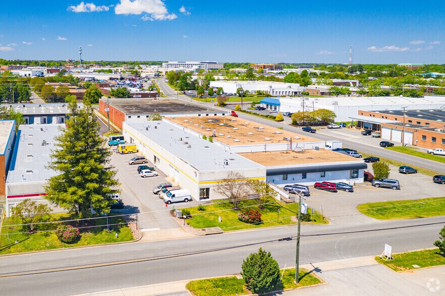 More Photos Of 2010-2018 Tomlynn St, Richmond Warehouse For Lease