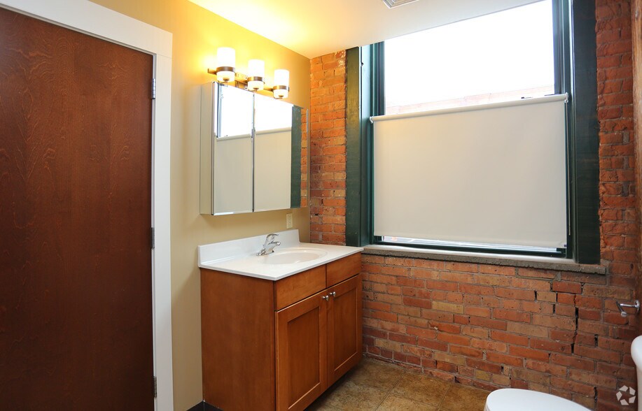 More Photos Of 55 Railroad St, Rochester Apartments For Lease