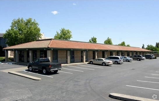 More Photos Of 2560 N Texas St, Fairfield Office For Lease