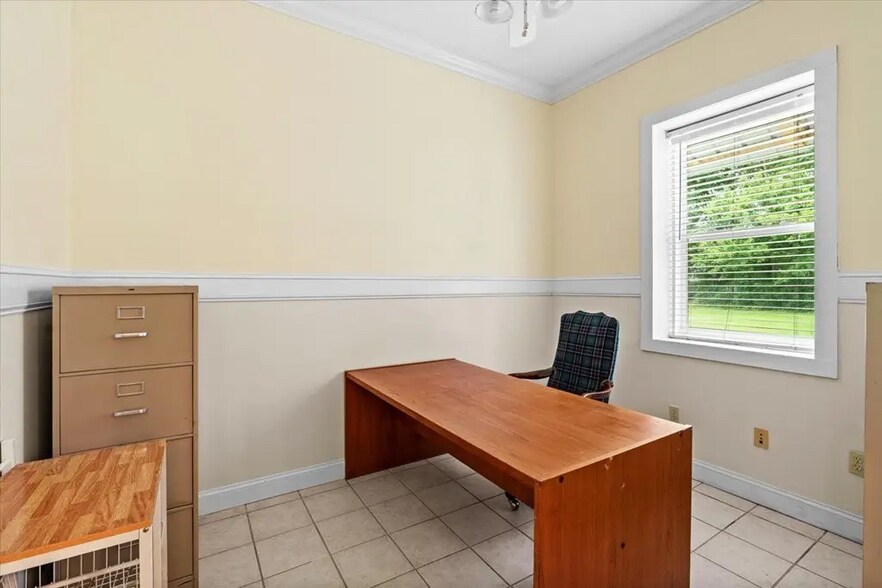 More Photos Of 313 Wolfe St, Cohutta Office For Sale