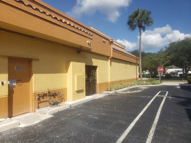 More Photos Of 1809-1879 N University Dr, Coral Springs Office For Lease