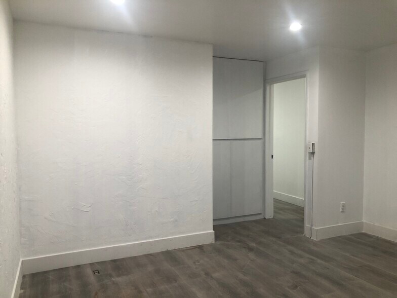 More Photos Of 633 W State St, Ontario Warehouse For Lease