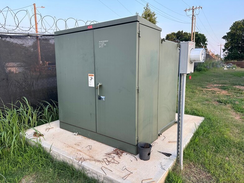 More Photos Of 947 N Buffington Rd, Sallisaw Warehouse For Sale