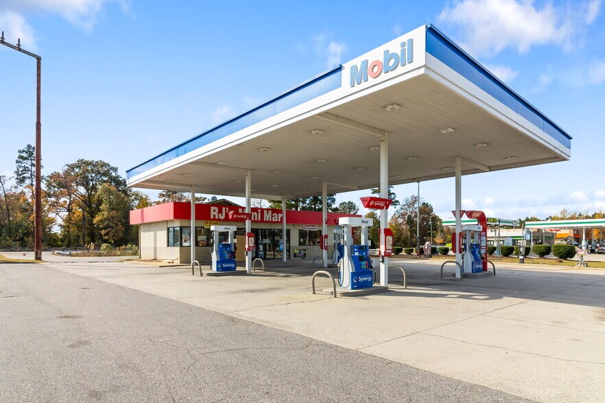 More Photos Of 5105 N Fayetteville Rd, Lumberton General Retail For Sale