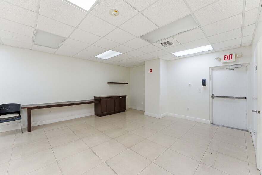More Photos Of 6545 NW 169th St, Hialeah Medical For Sale