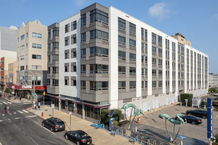More Photos Of 111 N 9th St, Philadelphia Apartments For Sale