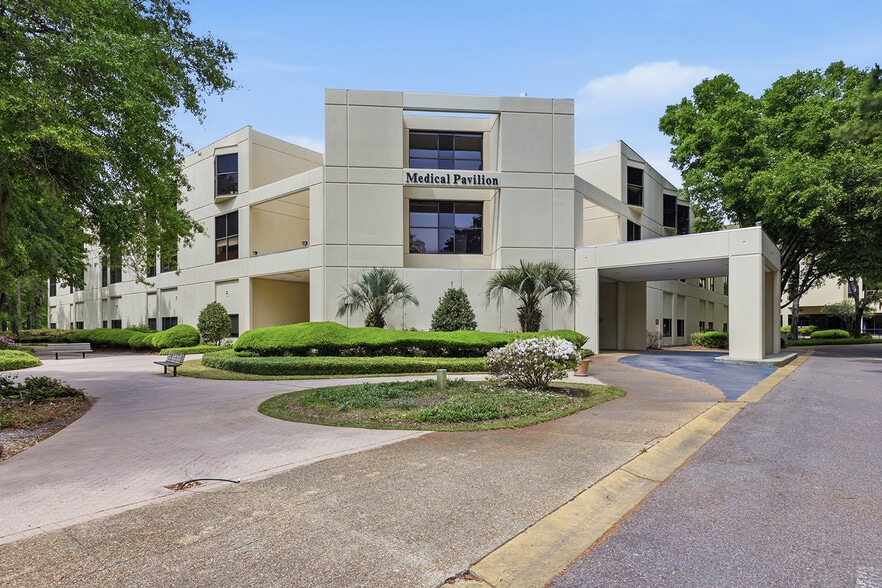 More Photos Of 25 Hospital Center Blvd, Hilton Head Medical For Lease