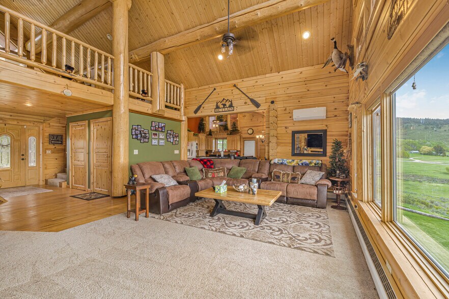 More Photos Of 1665 Whisper Ridge Rd, Ashton Hotel For Sale