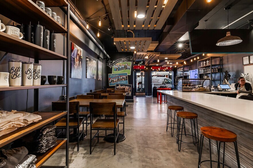 More Photos Of 38 Montgomery St, Savannah Storefront Retail Office For Sale