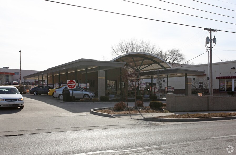 More Photos Of 10075 W 75th St, Overland Park Fast Food For Sale