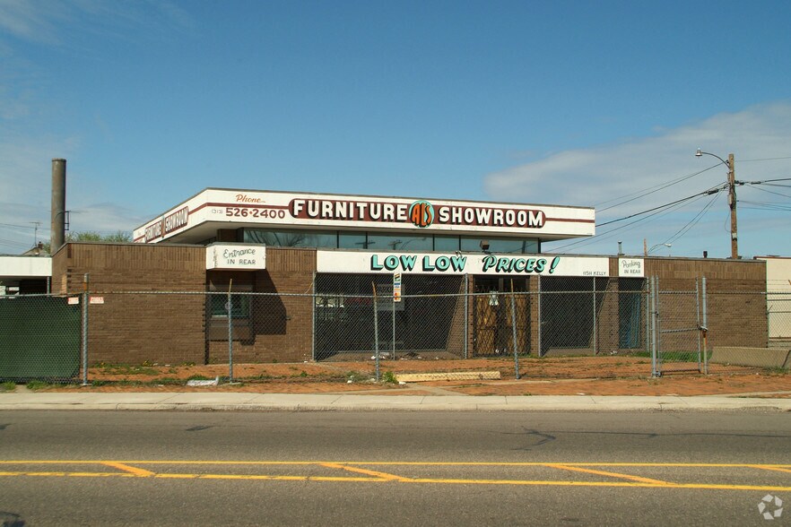 Primary Photo Of 11511 Kelly Rd, Detroit Storefront For Sale