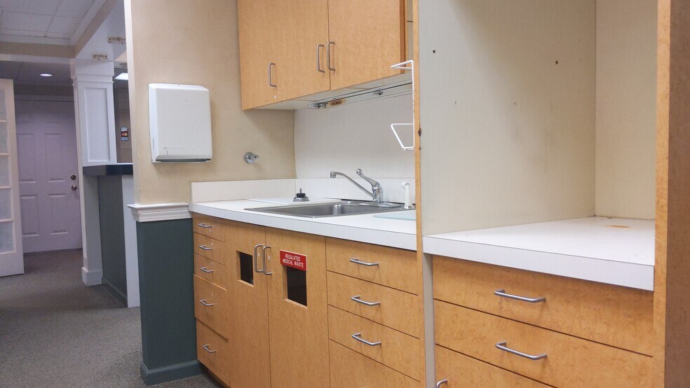 More Photos Of 149 Durham Rd, Madison Coworking Space