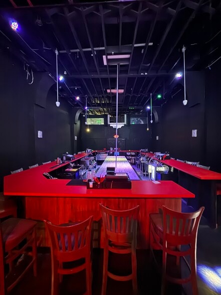 More Photos Of 912 71st St, Miami Beach Bar For Lease