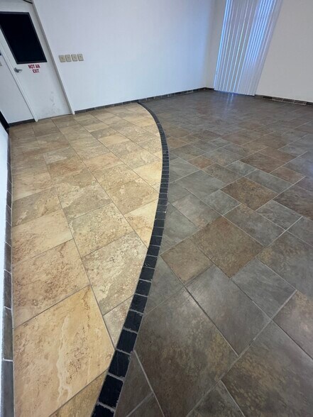 More Photos Of 200 E Avenue K-8, Lancaster Warehouse For Lease