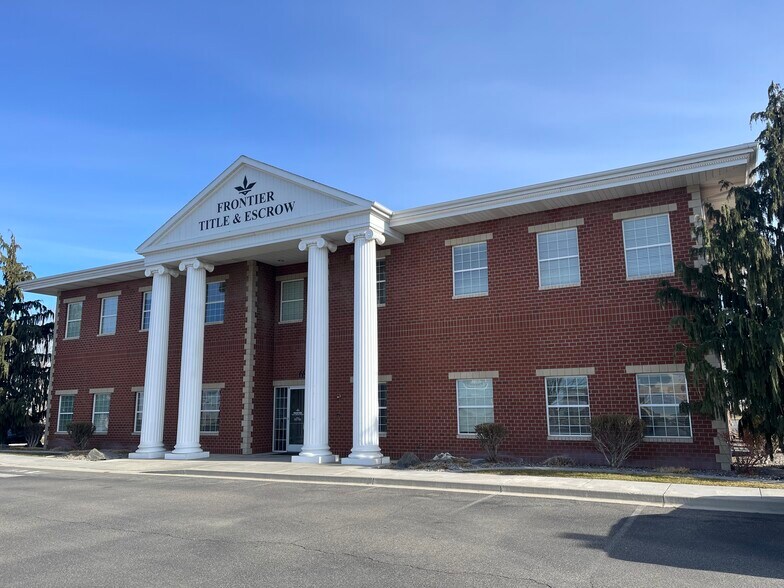 More Photos Of 6921 Crosswind Blvd, Kennewick Office For Lease