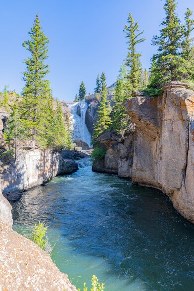 More Photos Of 860 County Road 142, Lake City Hotel For Sale