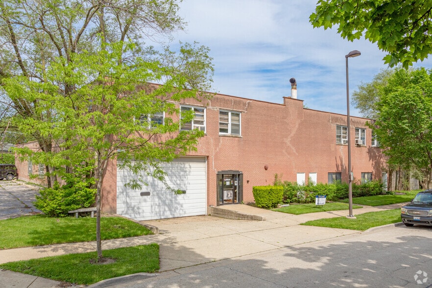Primary Photo Of 8040 Ridgeway Ave, Skokie Warehouse For Sale