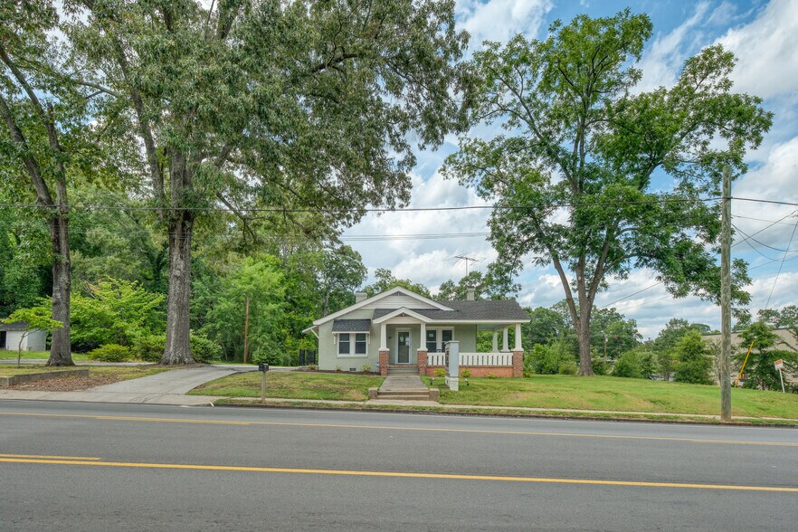 More Photos Of 402 W Main St, Williamston Medical For Sale