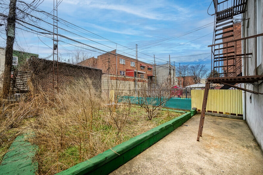 More Photos Of 3172 44th St, Astoria Multifamily For Sale