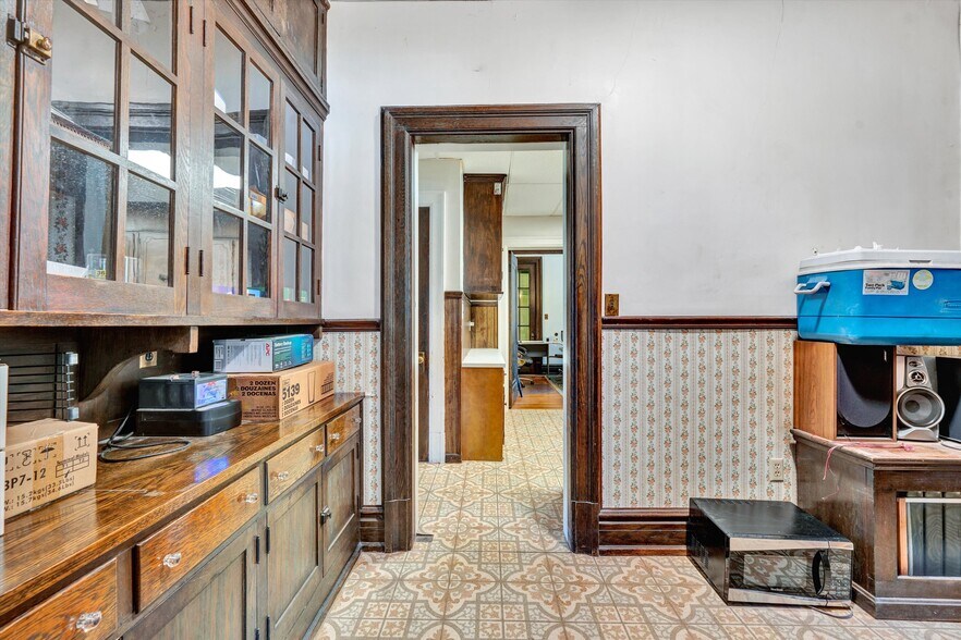 More Photos Of 1736 Grandin Rd SW, Roanoke Apartments For Sale