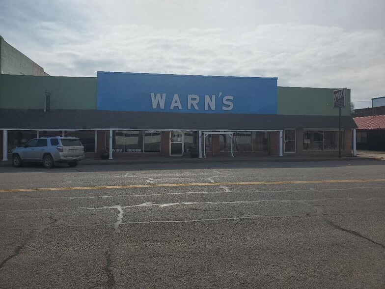 Primary Photo Of 507 Broadway St, Okemah Department Store For Sale