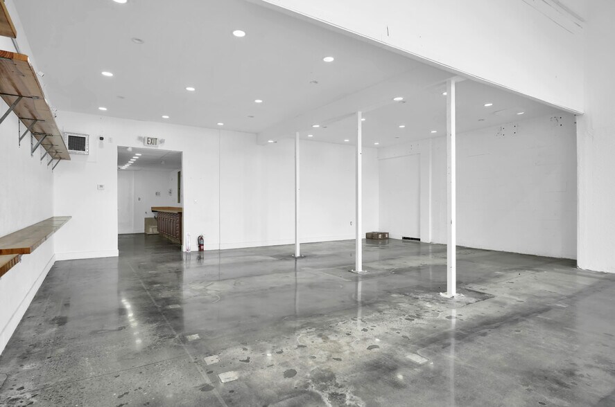 More Photos Of 7311 NW 12th St, Doral Light Distribution For Sale