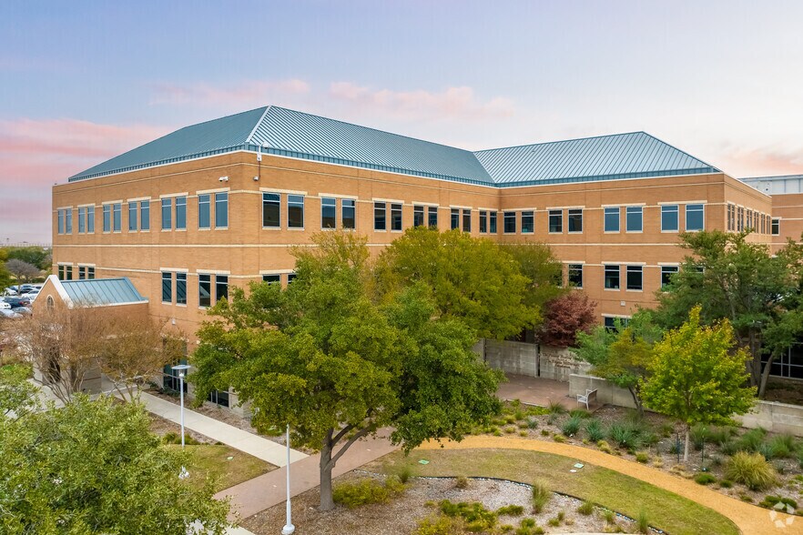 More Photos Of 1105 N Central Expy, Allen Medical For Lease