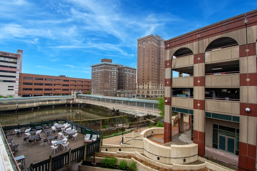 More Photos Of 28-42 W New York St, Aurora General Retail For Sale