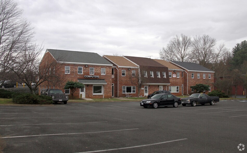 Primary Photo Of 578 Waterloo Rd, Warrenton Office For Lease