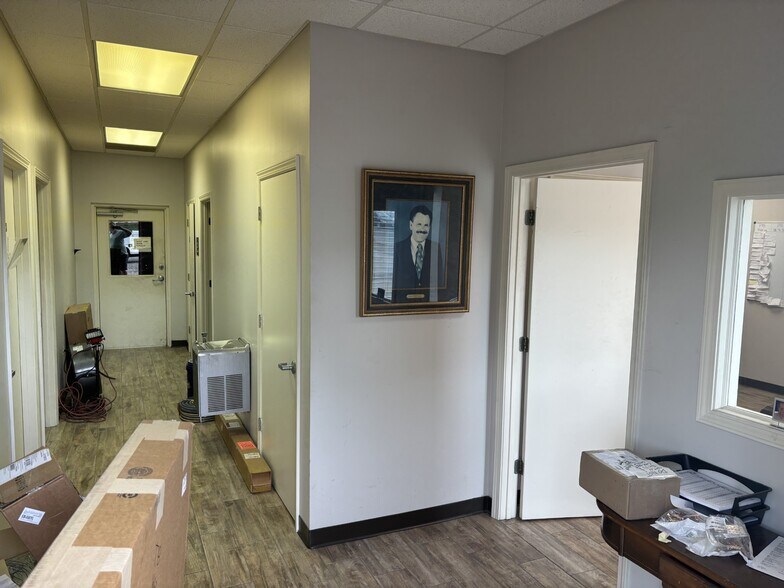 More Photos Of 1983 Vanderhorn Dr, Memphis Warehouse For Lease