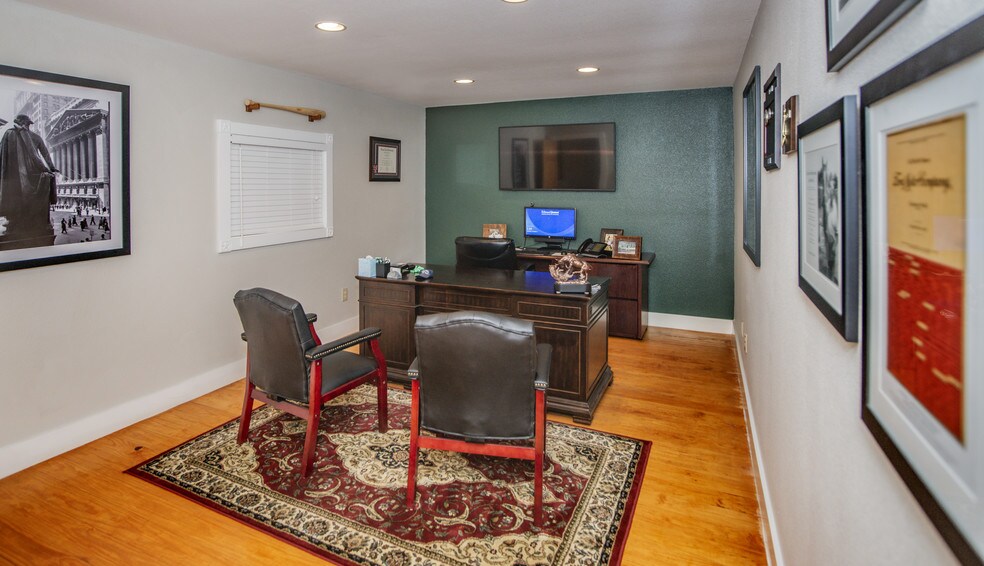 More Photos Of 512 E Blanco St, Boerne Office For Lease