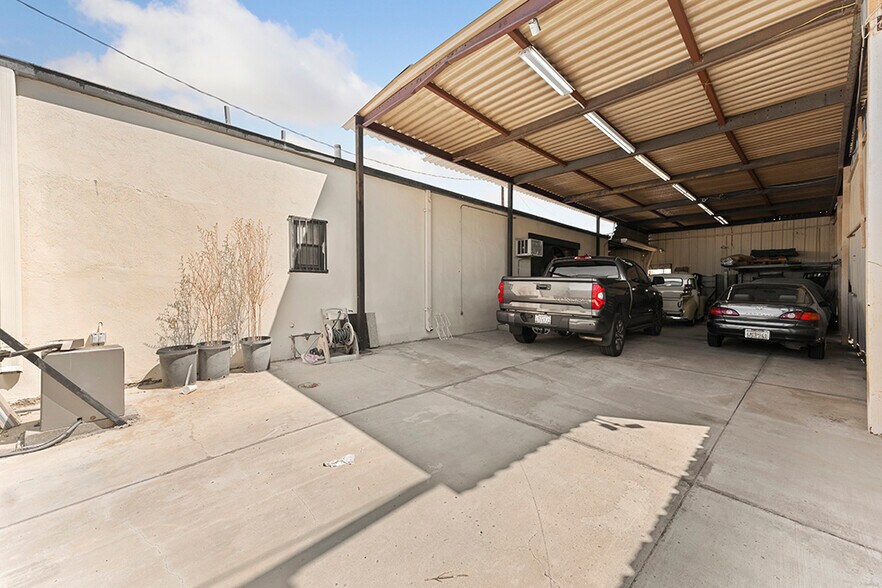 More Photos Of 7438 Varna Ave, North Hollywood Warehouse For Sale
