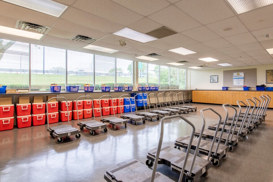 More Photos Of 700 Kms Pl, Ann Arbor Medical For Lease