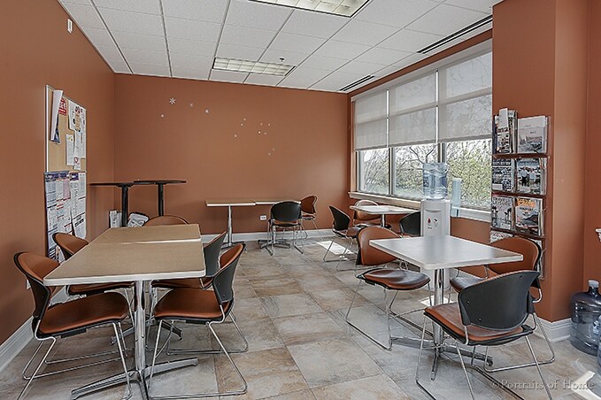 More Photos Of 127 N Walnut St, Itasca Office Residential For Lease