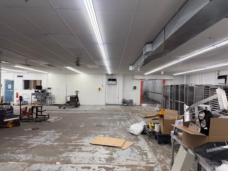More Photos Of 123 Manchester Pl, Newark Food Processing For Lease
