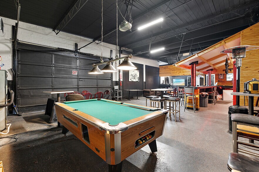More Photos Of 16387–16395 Harper ave @ Harper Ave and Whittier Ave, Detroit Bar For Sale