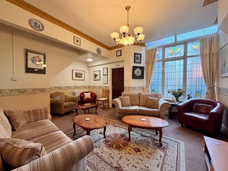 More Photos Of 46 King Edward Av, Blackpool Hotel For Sale