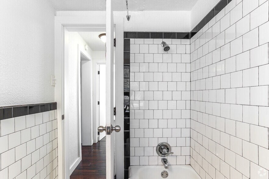 More Photos Of 701 Culbertson Dr, Oklahoma City Apartments For Sale