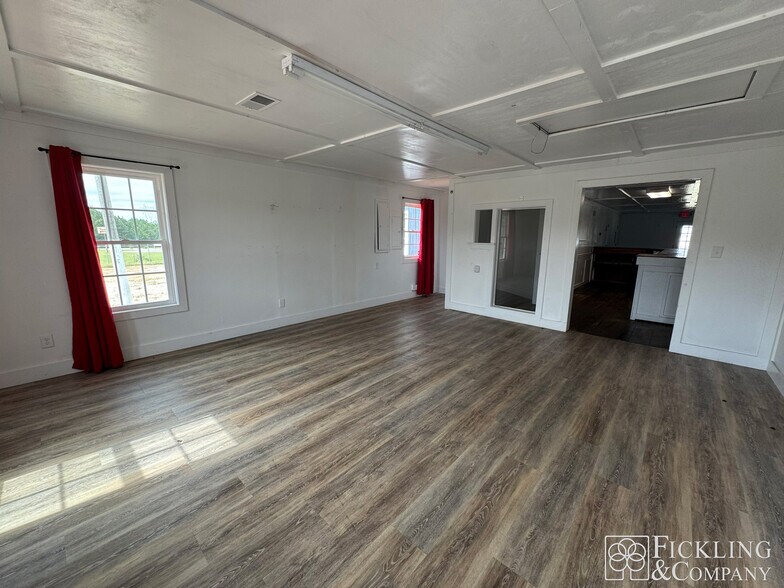 More Photos Of 411 Pea Ridge Rd, Eatonton Freestanding For Lease