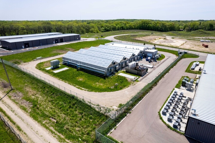 More Photos Of 10310 Harvest Park, Dimondale Warehouse For Lease