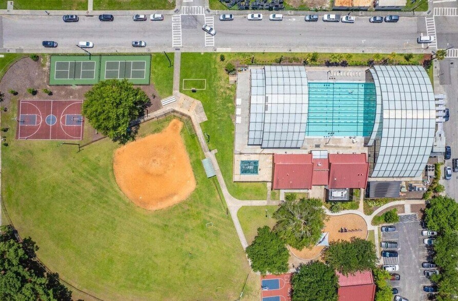 More Photos Of 68 Lee St, Charleston Apartments For Sale