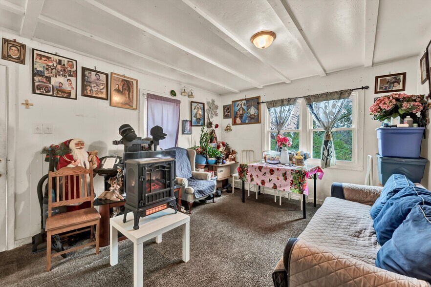 More Photos Of 100 Howard Ln, Oak Ridge Apartments For Sale