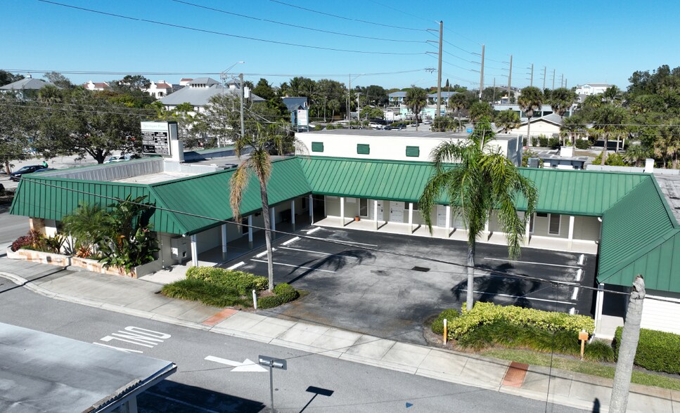 More Photos Of 611 SW Federal Hwy, Stuart Office For Sale