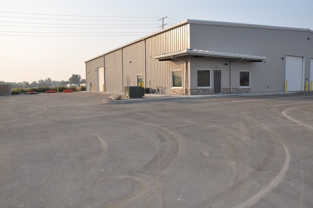 More Photos Of 412 Millennium Park Ln, Caldwell Warehouse For Lease